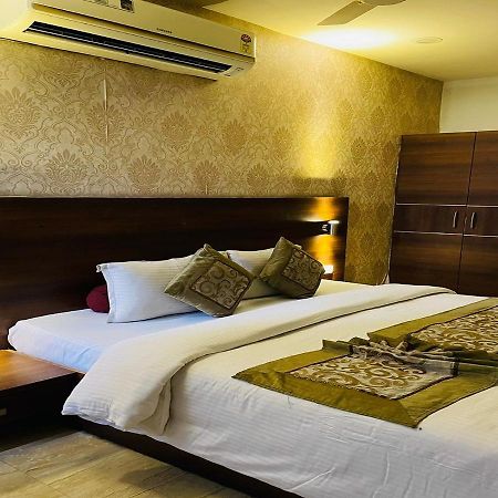 Hotel Babul Inn, Gondia Buitenkant foto