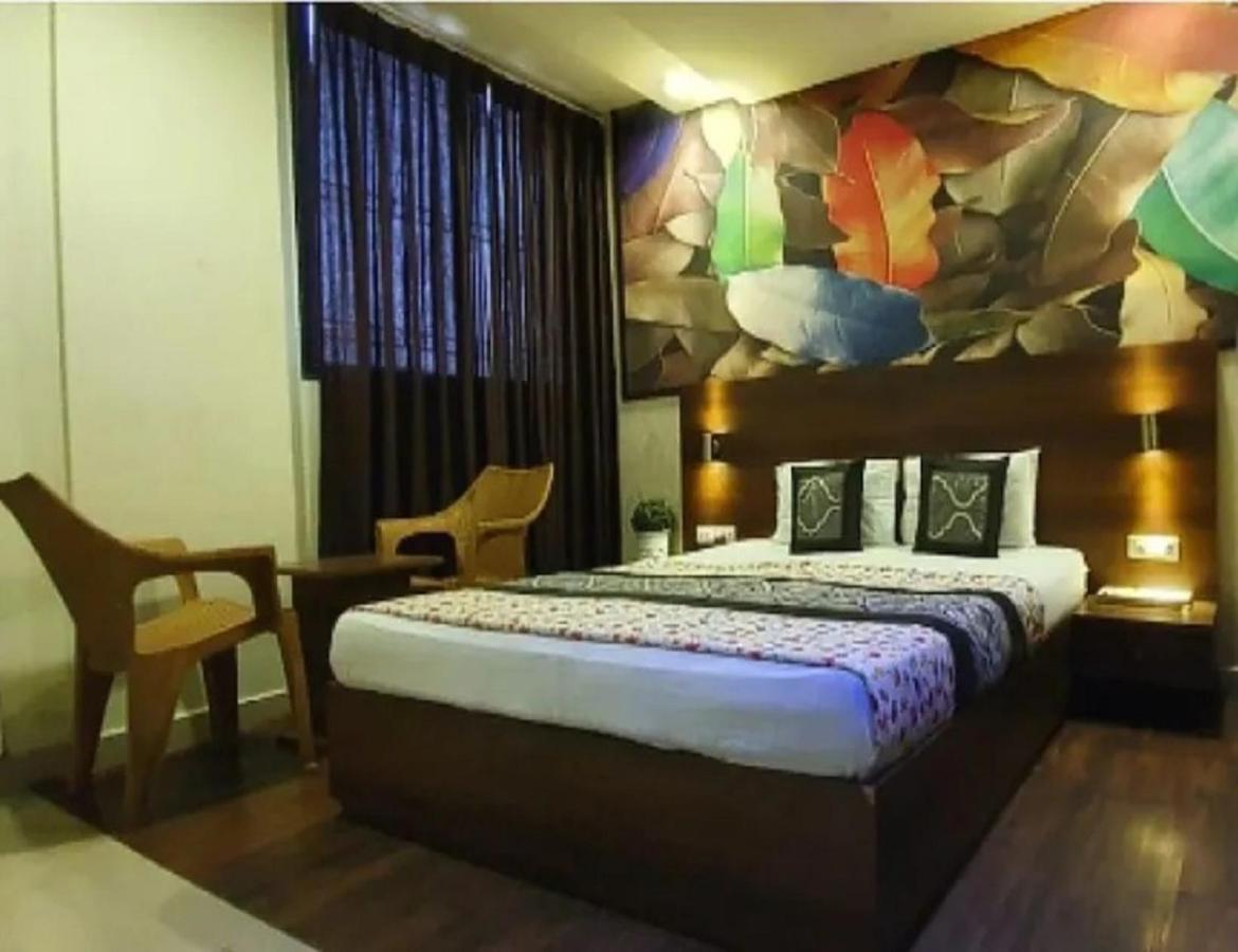 Hotel Babul Inn, Gondia Buitenkant foto