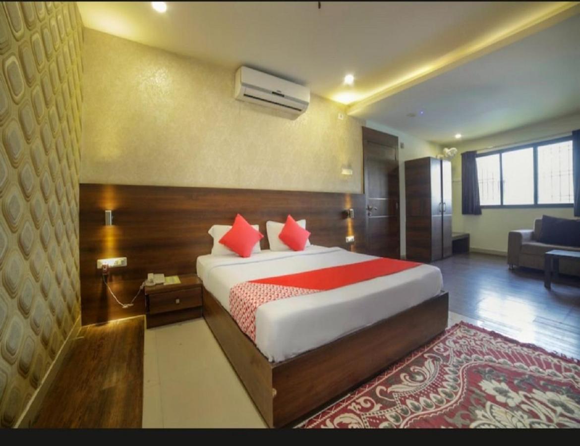 Hotel Babul Inn, Gondia Buitenkant foto